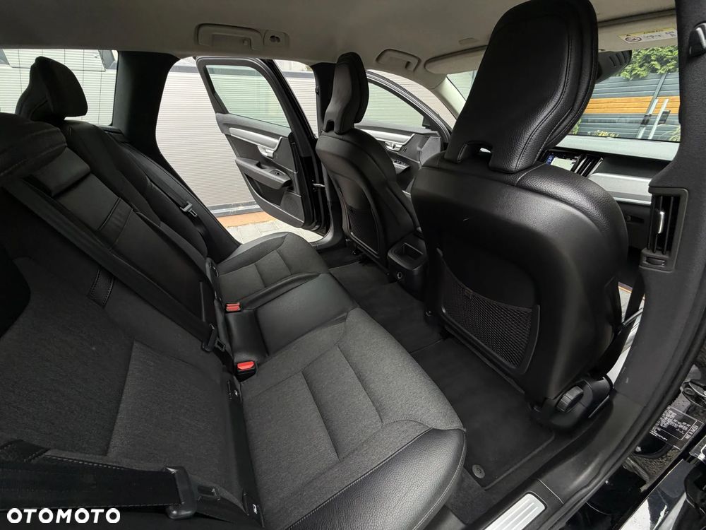 Volvo V90 D4 Geartronic Momentum Pro - 17