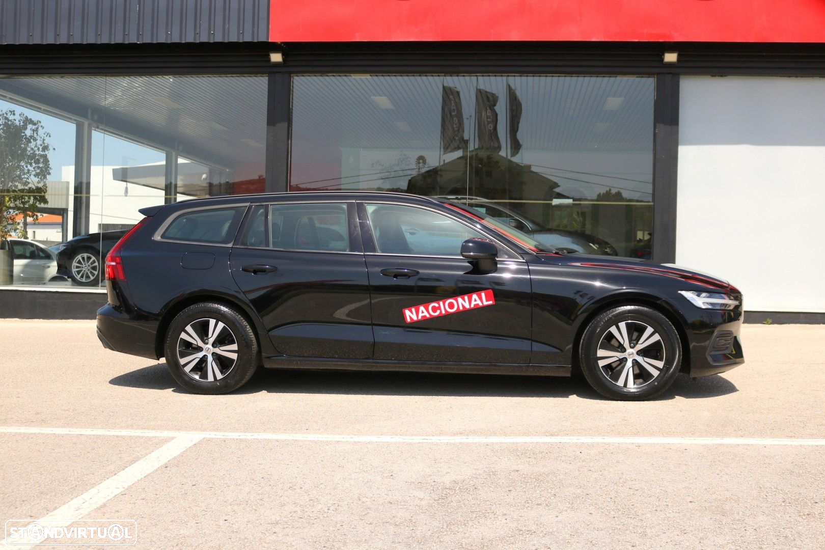 Volvo V60 2.0 D3 Momentum Core - 10