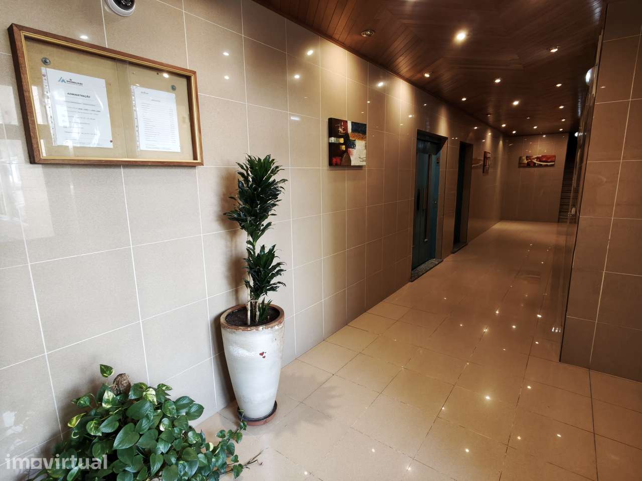 Apartamento T1 com Excepcional Área e Localização - Buarcos - Grande imagem: 2/25