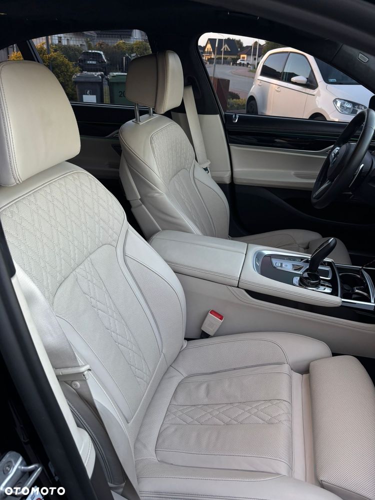 BMW Seria 7 750d xDrive sport - 9