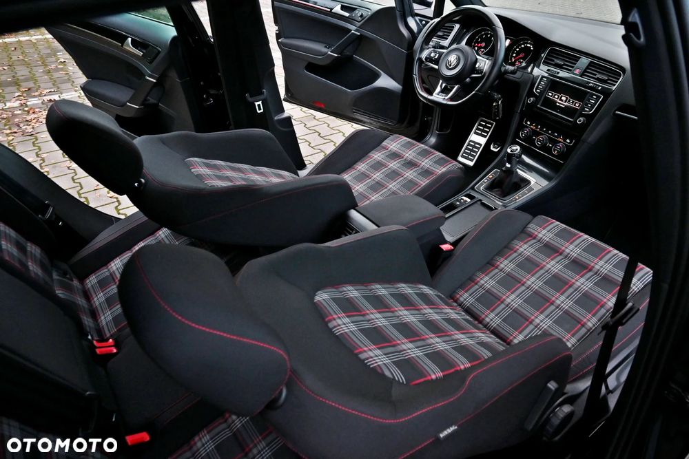 Volkswagen Golf VII 2.0 TSI BMT GTI - 28