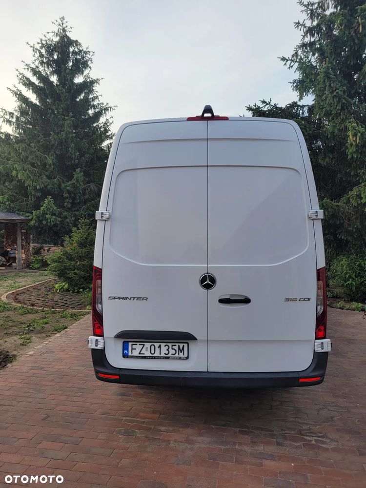Mercedes-Benz Sprinter 319 - 8