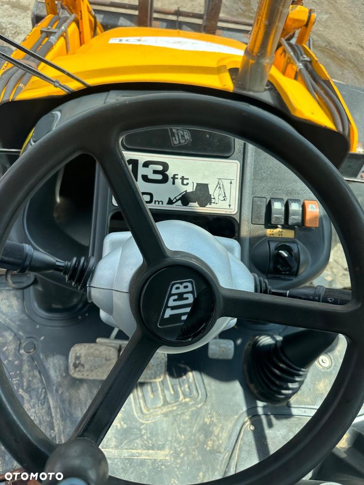 JCB Koparko Ładowarka JCB 3CX 4x4x4 3 Łyżki Wszystkie Koła Równe Skrętne - 18