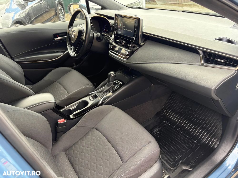 Toyota Corolla 1.8 HSD Business - 8