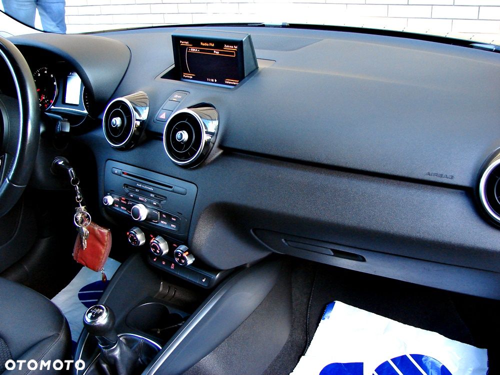 Audi A1 Sportback 1.2 TFSI S line edition m S line Sportpaket - 23