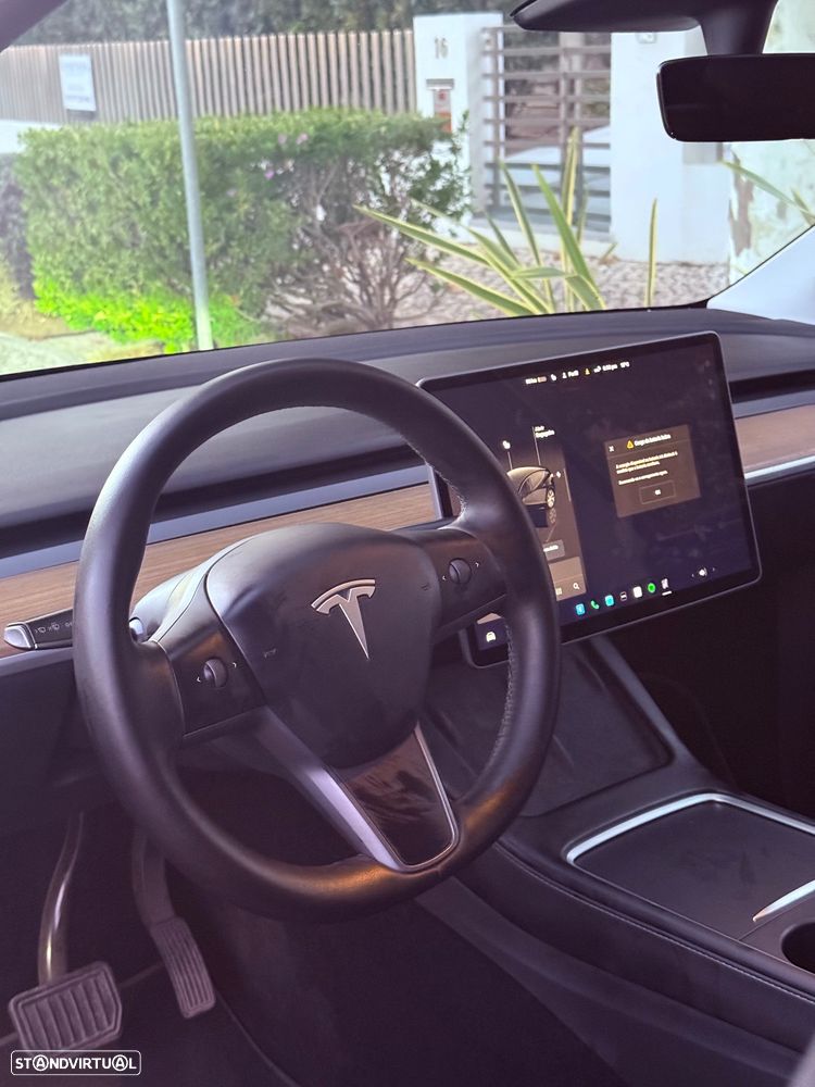 Tesla Model Y Long Range Dual Motor AWD - 8