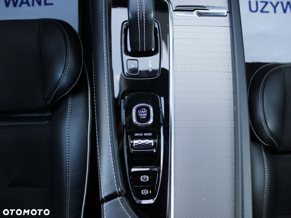 Volvo XC 90 D5 SCR AWD R-Design - 26