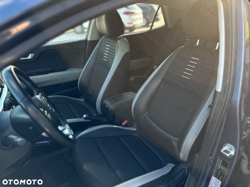 Kia Stonic 1.4 L - 13