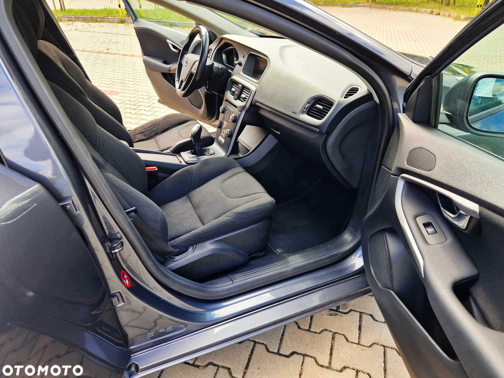 Volvo V40 D2 Momentum - 20