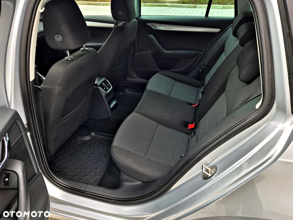 Skoda Octavia 1.6 TDI DPF Ambition - 15