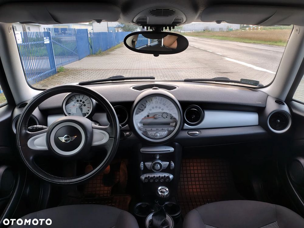 MINI Cooper Standard - 5