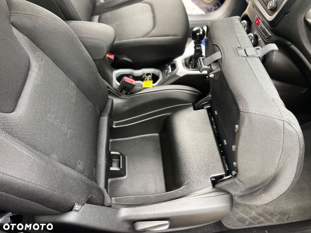 Jeep Renegade - 16