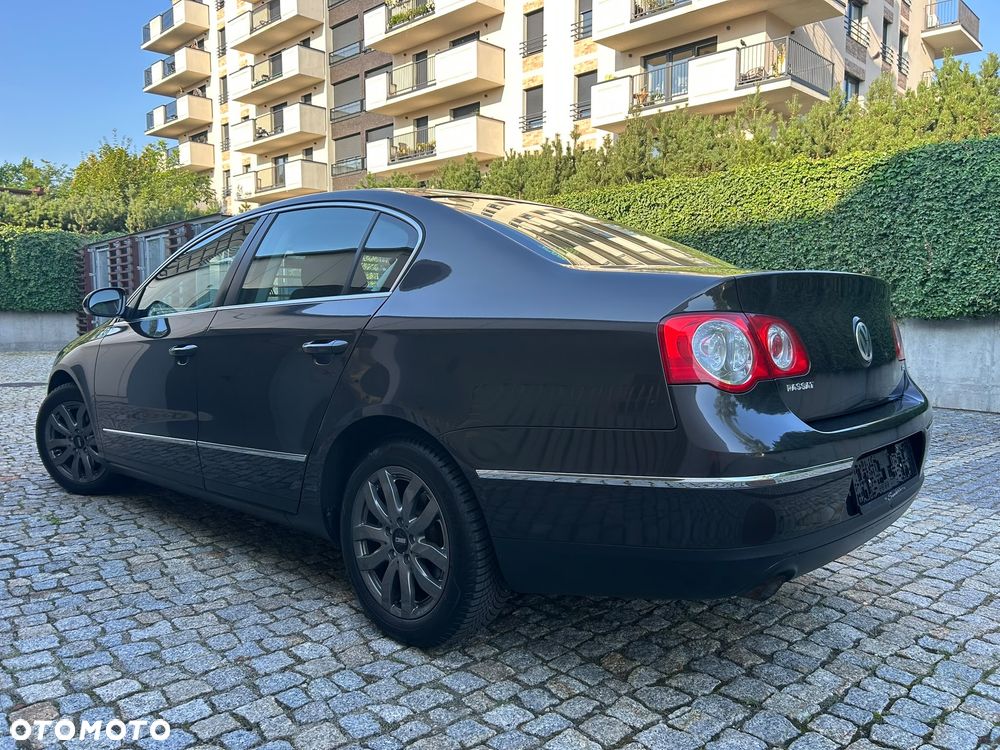 Volkswagen Passat 1.6 FSI Comfortline - 10