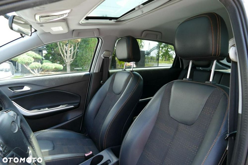 Volkswagen T-Roc - 25