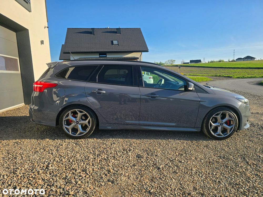 Ford Focus - 8