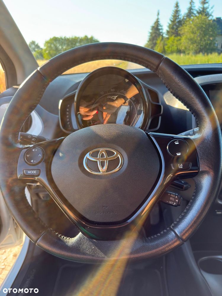 Toyota Aygo x-play - 10