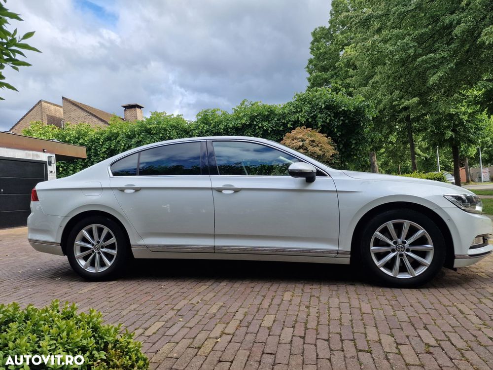 Volkswagen Passat 1.6 TDI R Executive - 1
