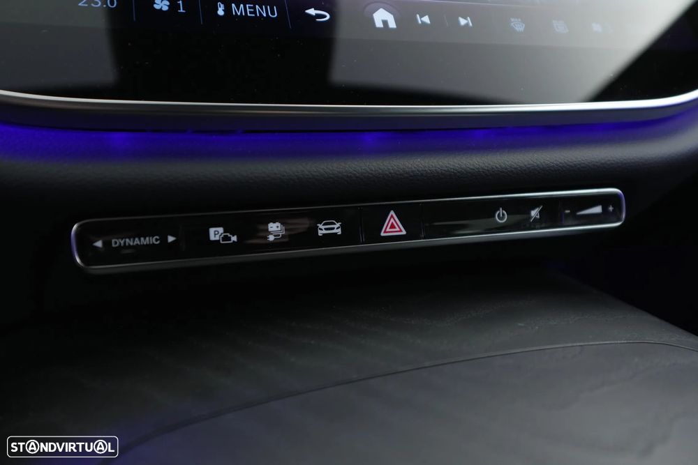 Mercedes-Benz E 300 e AMG Line - 33