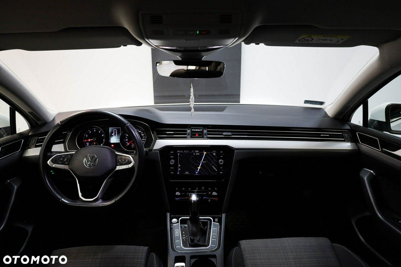Volkswagen Passat - 14