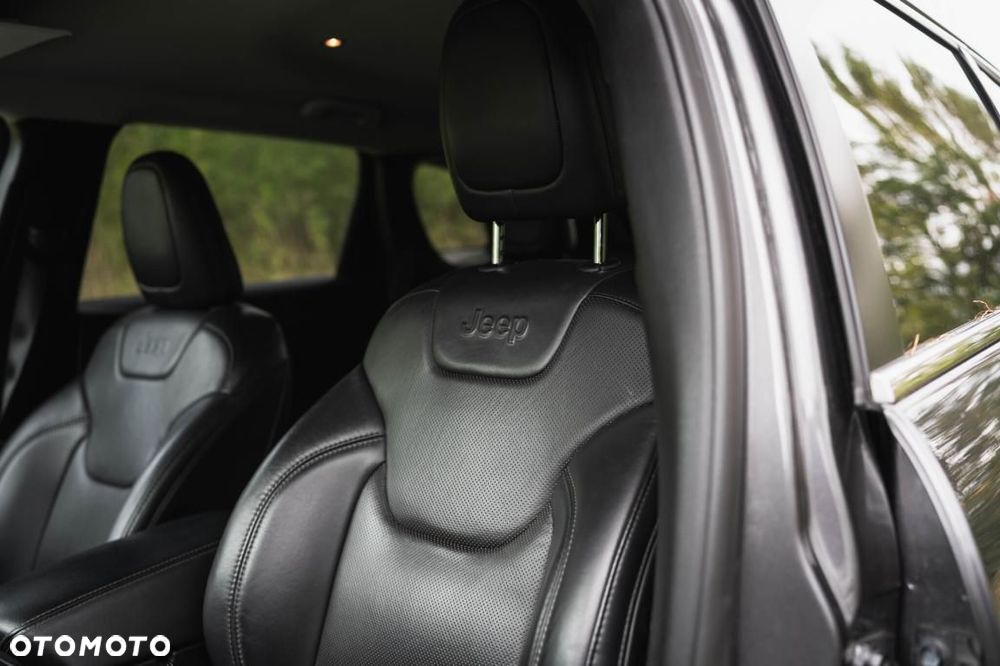 Jeep Cherokee - 22
