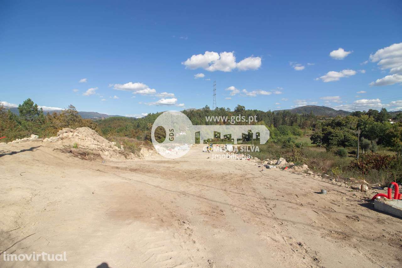 Lote para Moradia Individual com 447,30 m² –Loteamento em Águas Santas - Grande imagem: 2/13