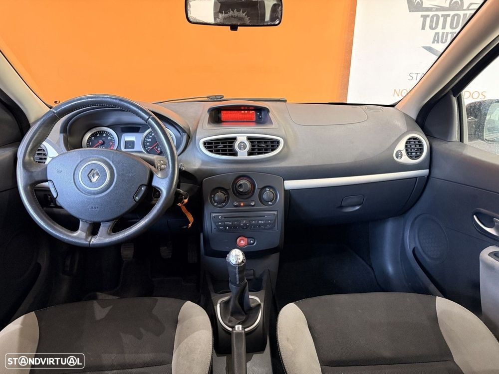Renault Clio - 7
