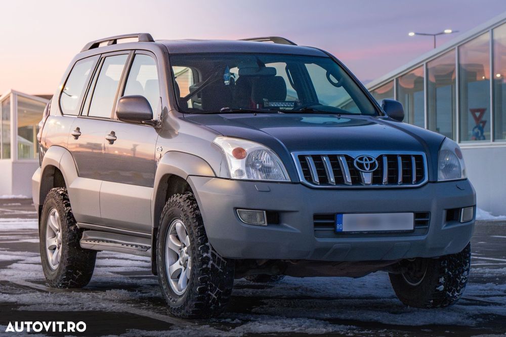 Toyota Land Cruiser - 2