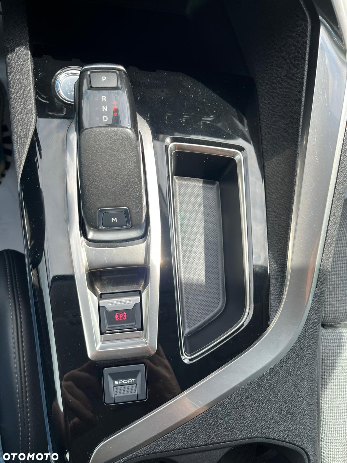 Peugeot 5008 1.5 BlueHDi Allure S&S EAT8 - 21