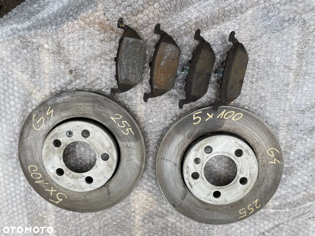 TARCZE HAMULCOWE Z KLOCKAMI PRZÓD 255MM VW GOLF IV, SEAT LEON I, BORA, A3, SKODA FABIA I, POLO 9N - 1