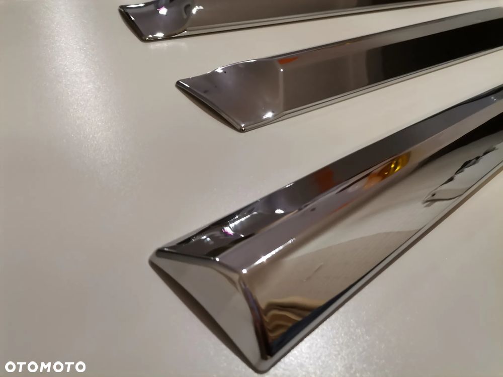 Listwy Boczne Nakładki Ochronne na Drzwi TOYOTA HILUX 2015- 2025 - 5