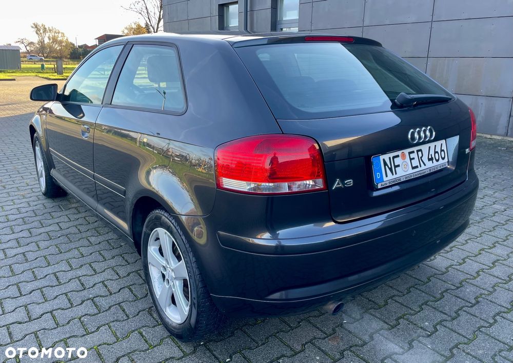 Audi A3 3-drzwiowe 1.6 Attraction - 6