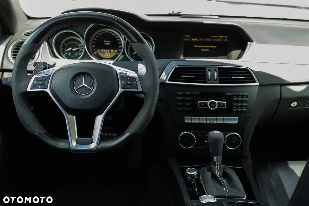 Mercedes-Benz Klasa C 63 AMG AMG SPEEDSHIFT MCT AMG Performance Package - 15