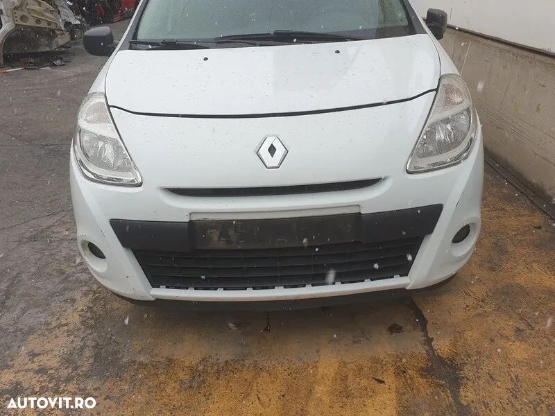 Dezmembrez  renault Clio 3 din 2011 1.5 DCI - 1