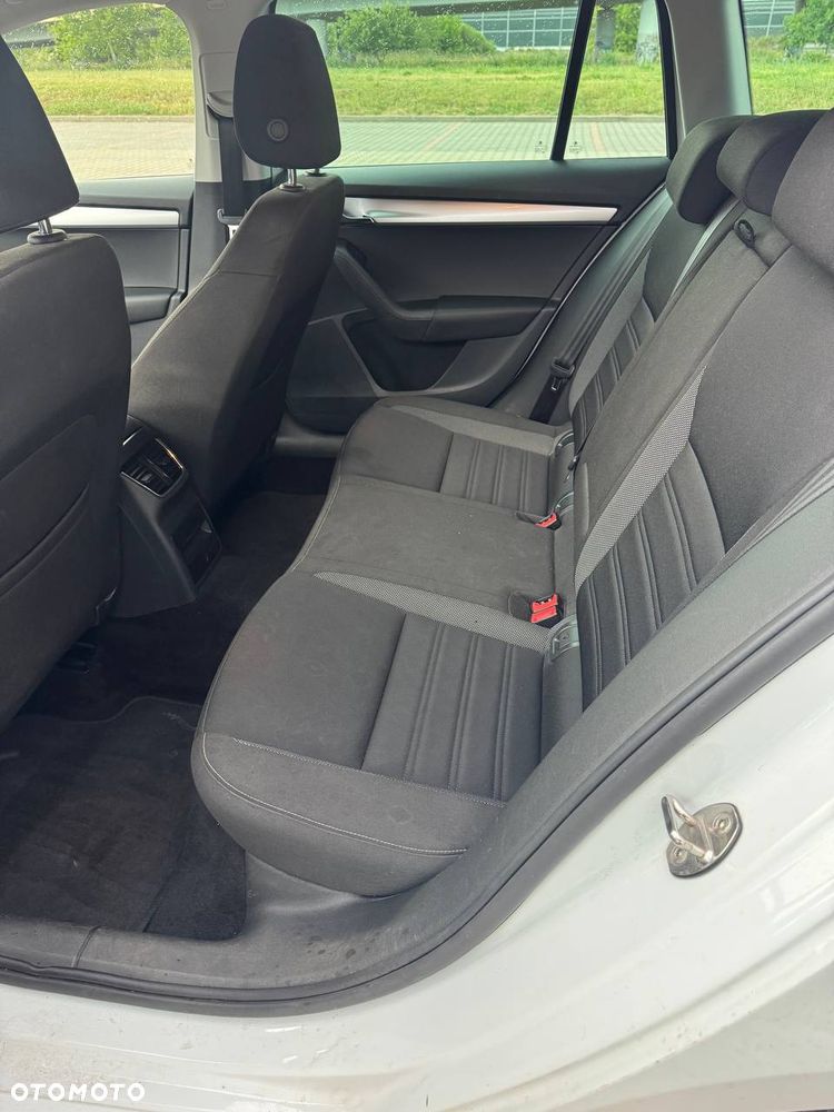 Skoda Octavia 1.6 TDI DSG Clever - 16