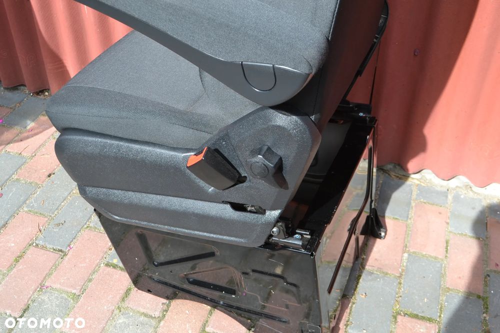 MERCEDES SPRINTER W906 CRAFTER fotel prawy pasażer pazażera pasazera jedynka pojedynczy wykładzina - 6