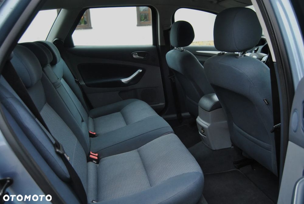 Ford Mondeo 1.8 TDCi Trend - 8