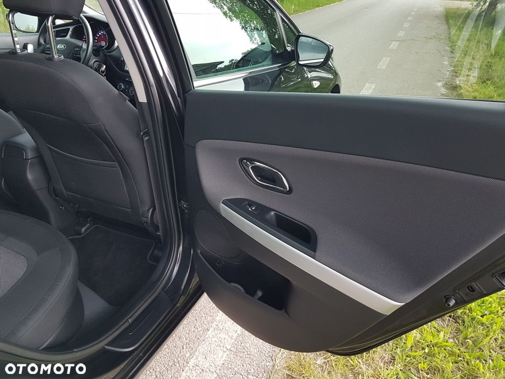 Kia Ceed 1.6 CRDi 136 ISG Dream-Team Edition - 31