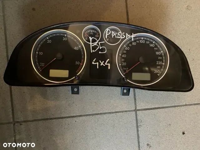 LICZNIK ZEGARY VOLKSWAGEN VW PASSAT B5 3B0920806A 09051940090 3B0919861BX 3B0920927A 3B0920826A 3B0920829A 3B0920806A 3B1919860C 3B0919861 3B0920807F - 1
