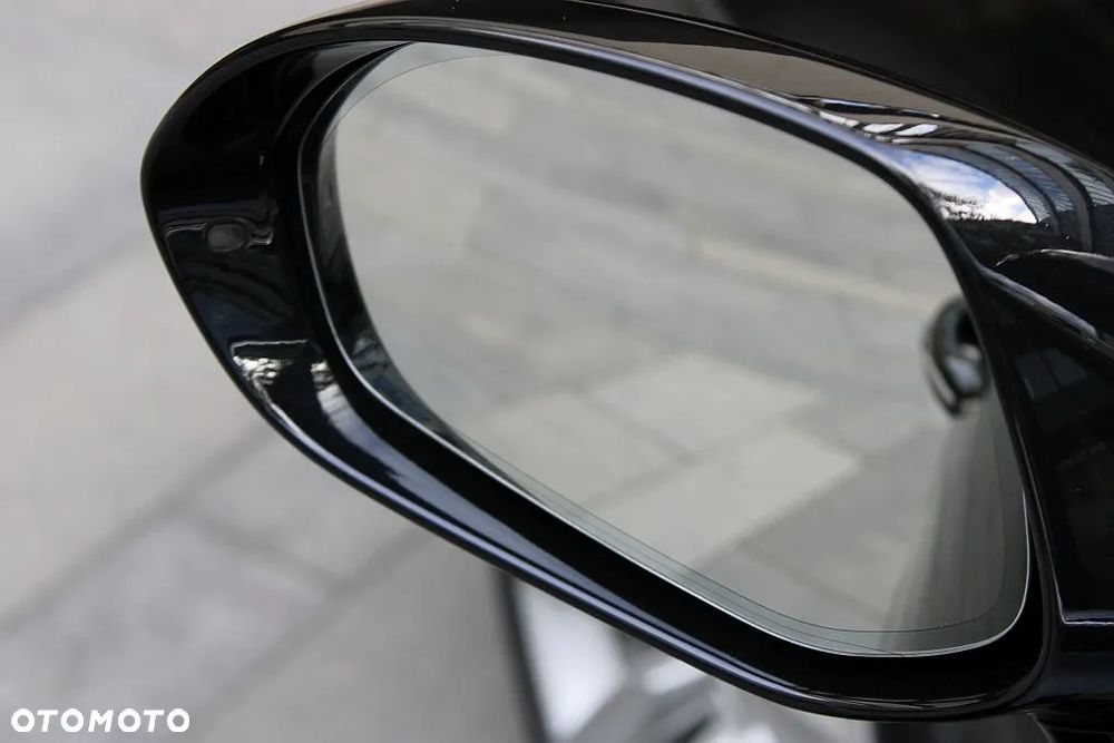 Bentley Flying Spur W12 - 32