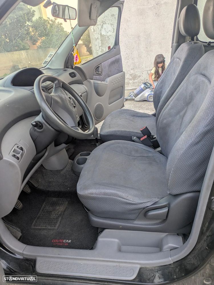 Toyota Yaris Verso 1.3 Luna - 15