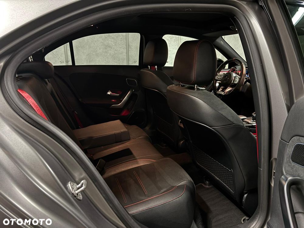 Mercedes-Benz Klasa A 35 AMG 4-Matic 7G-DCT - 18