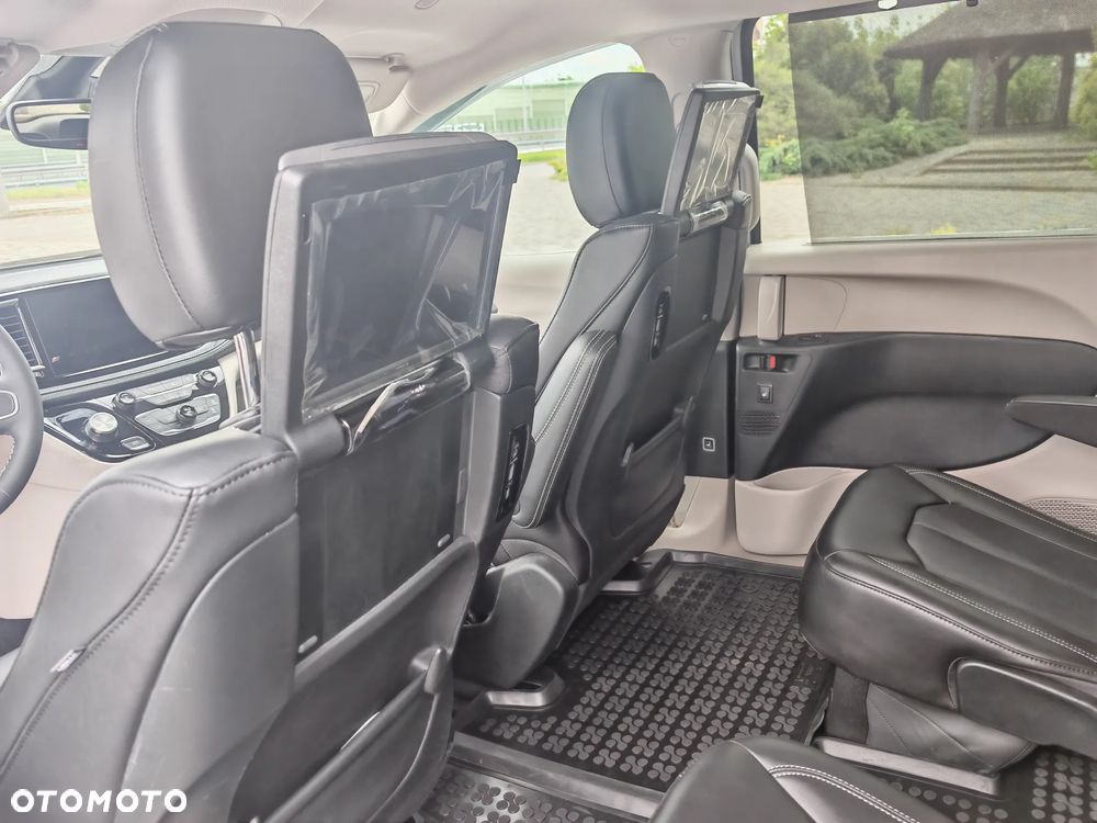 Chrysler Pacifica - 27