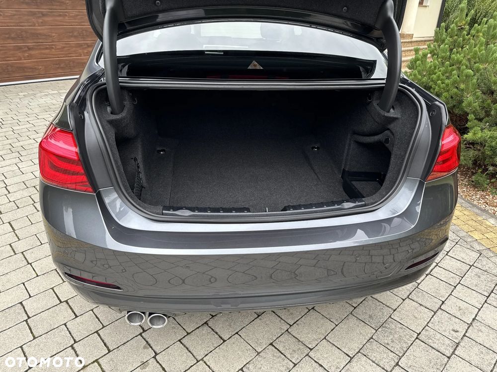 BMW Seria 3 320d - 24