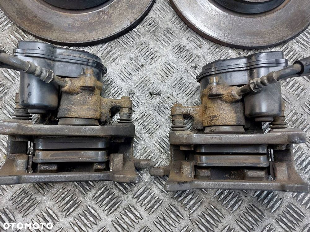 TARCZE HAMULCOWE TYŁ + KLOCKI + ZACISKI AUDI A5 8T - 2