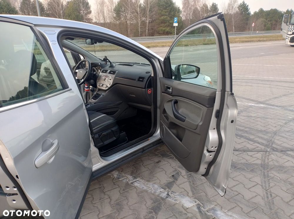 Ford Kuga 2.0 TDCi 4x4 Titanium - 17