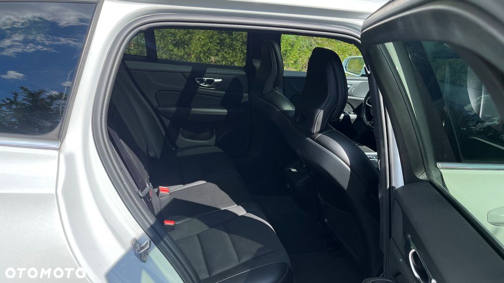 Volvo V60 D3 Momentum Pro - 16