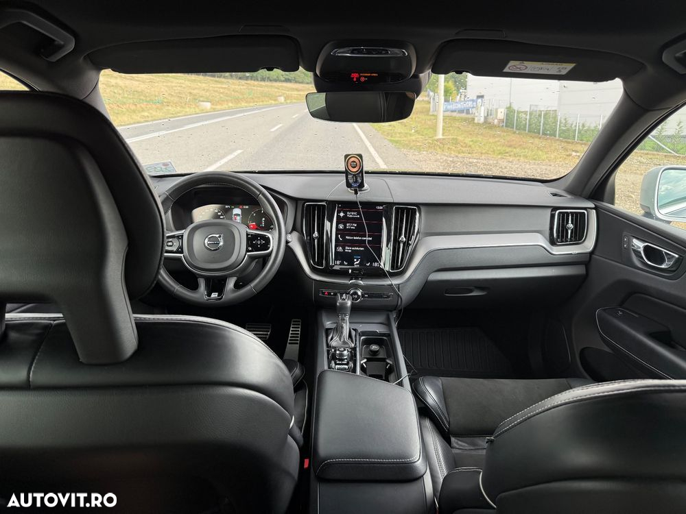 Volvo XC 60 D4 AWD R-Design - 8