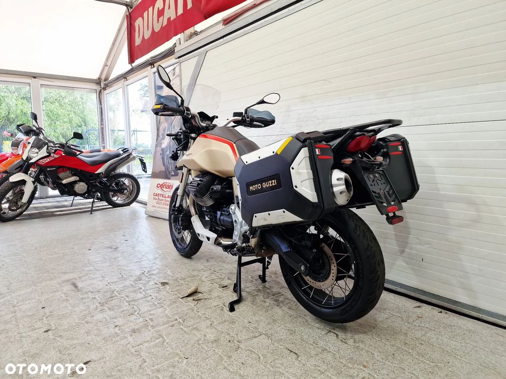 Moto Guzzi V85 - 2