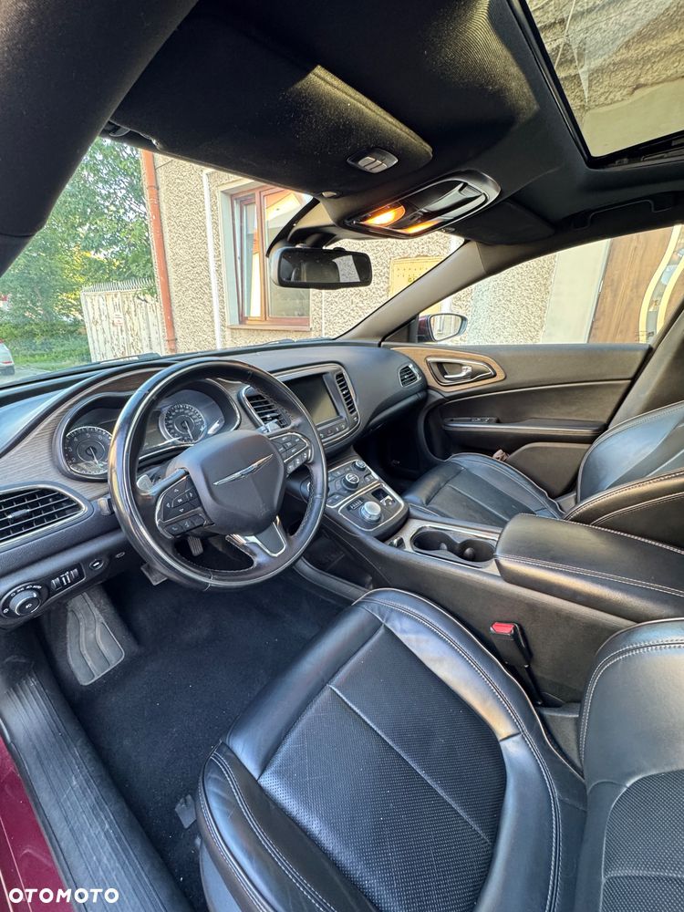 Chrysler 200 - 12