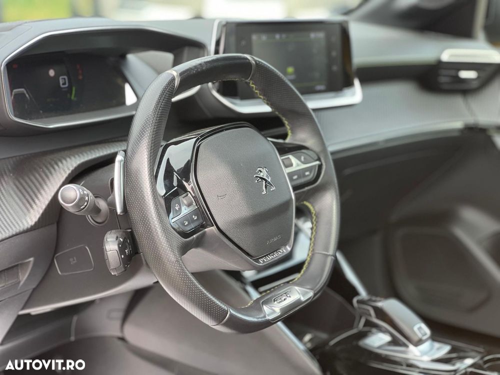 Peugeot 208 1.2 L PureTech STT EAT8 GT Line - 10